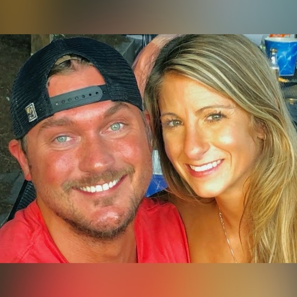 Meet your Posher, Jennifer - Picture 1 of 16